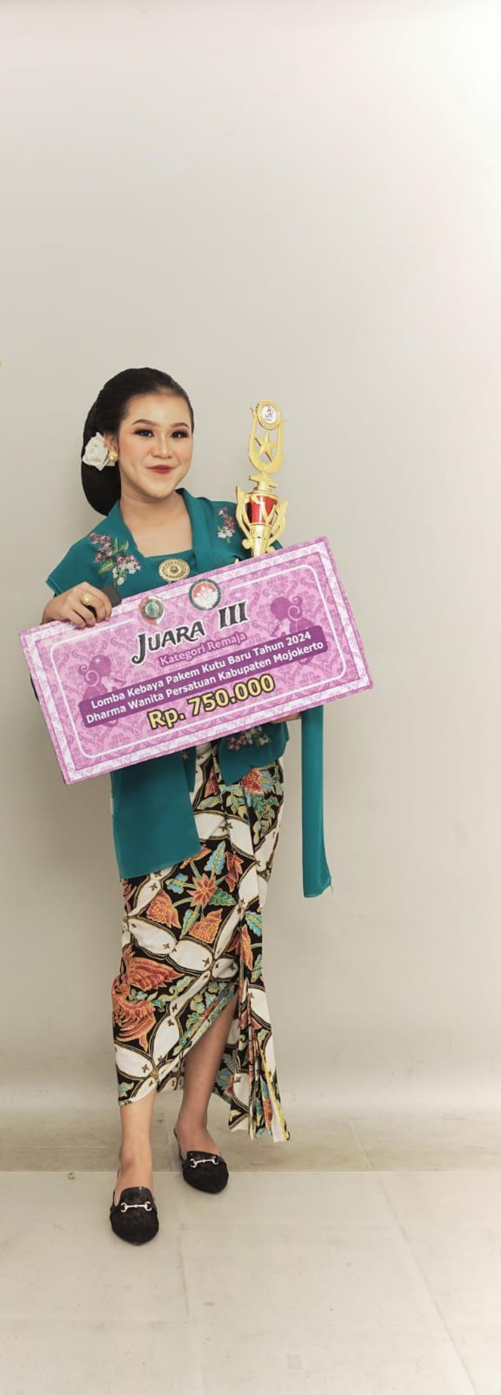 Almirah Yulia Wijaya