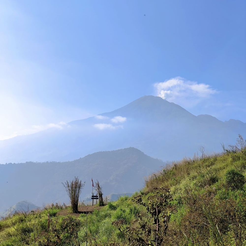 DITUTUP SEMENTARA: Pendakian Bukit Cendono di kawasan Gunung Arjuno-Welirang, wilayah Kecamatan Pacet, Kabupaten Mojokerto, ditutup sementara akibat cuaca ekstrem.