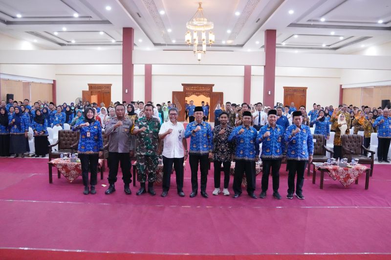 KESEHATAN ASN: Sekdakot Mojokerto Gaguk Tri Prasetyo saat menghadiri seminar kesehatan Membangun Kesehatan Mental Seimbang Pendekatan Pra Lansia dan Pergerakan Masyarakat dalam Upaya Promosi Kesehatan