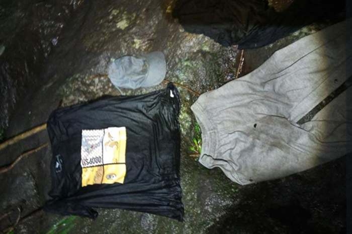 NAHAS: Pakaian pendaki Gunung Bekel yang terseret arus ditemukan di kawasan Watu Talang, Kecamatan Trawas, Kabupaten Mojokerto.