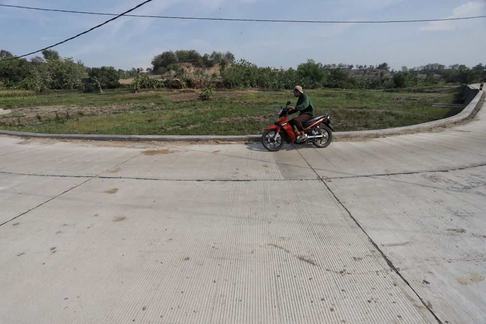JADI PRIORITAS: Ruas jalan Bantengan, Desa Bendung, Kecamatan Jetis yang menjadi salah satu prioritas pada TA 2024, tahun depan pembangunannya kembali dilanjutkan dengan pagu Rp 2,5 miliar.