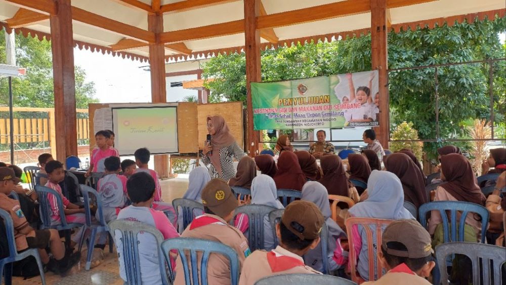 GENERASI EMAS: Pemerintah Desa Sukoanyar menggelar penyuluhan kesehatan gigi dan makanan bergizi seimbang di balai desa setempat, 20 Desember lalu.