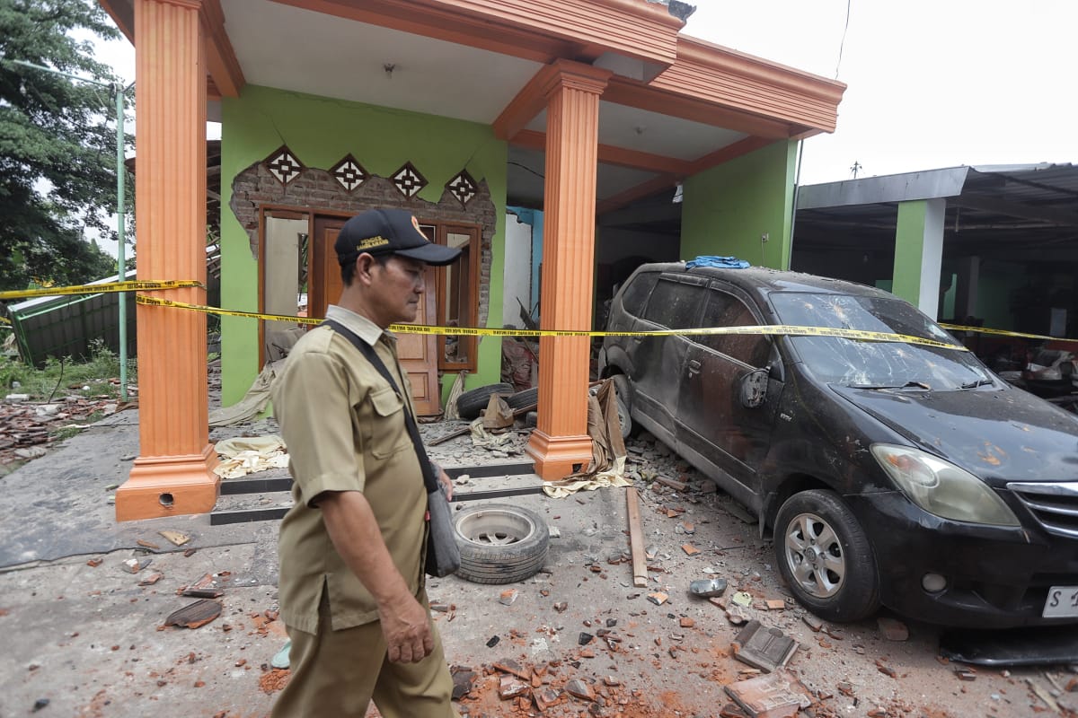 HANCUR: Rumah di Desa Sumolawang, Kecamatan Puri, Kabupaten Mojokerto tampak hancur, Senin (13/1/2024).