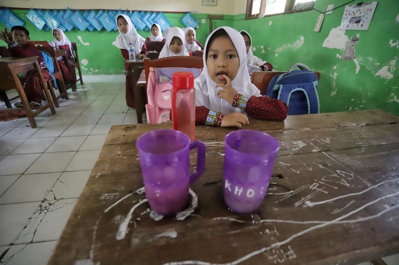 SISWA KABUPATEN: Suasana belajar mengajar di SDN Gunungan, Kecamatan Dawarblandong, Kamis (9/1). Siswa sekolah dasar tersebut menjadi sasaran program makan bergizi gratis.