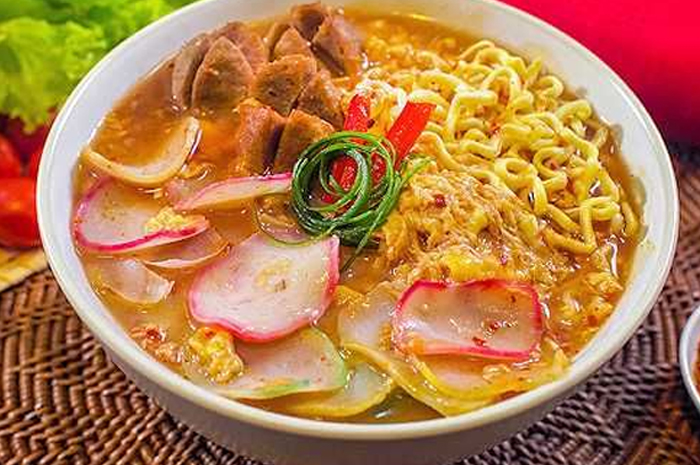 Akhir-akhir ini dunia media sosial dihebohkan dengan informasi bahwa mengkonsumsi seblak dan bakso dapat menyebabkan anemia.