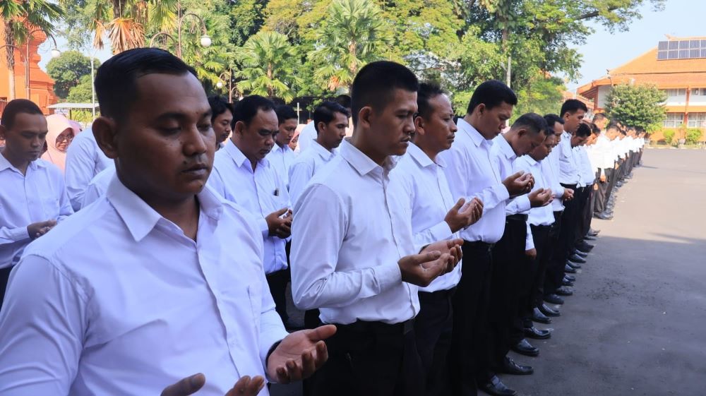 PRIORITAS: Ratusan PPPK fungsional guru dan tenaga kesehatan menerima SK pengangkatan di lingkungan Pemkab Mojokerto pada April 2024. Tahun ini pemda kembali membuka rekrutmen PPPK tahap dua.