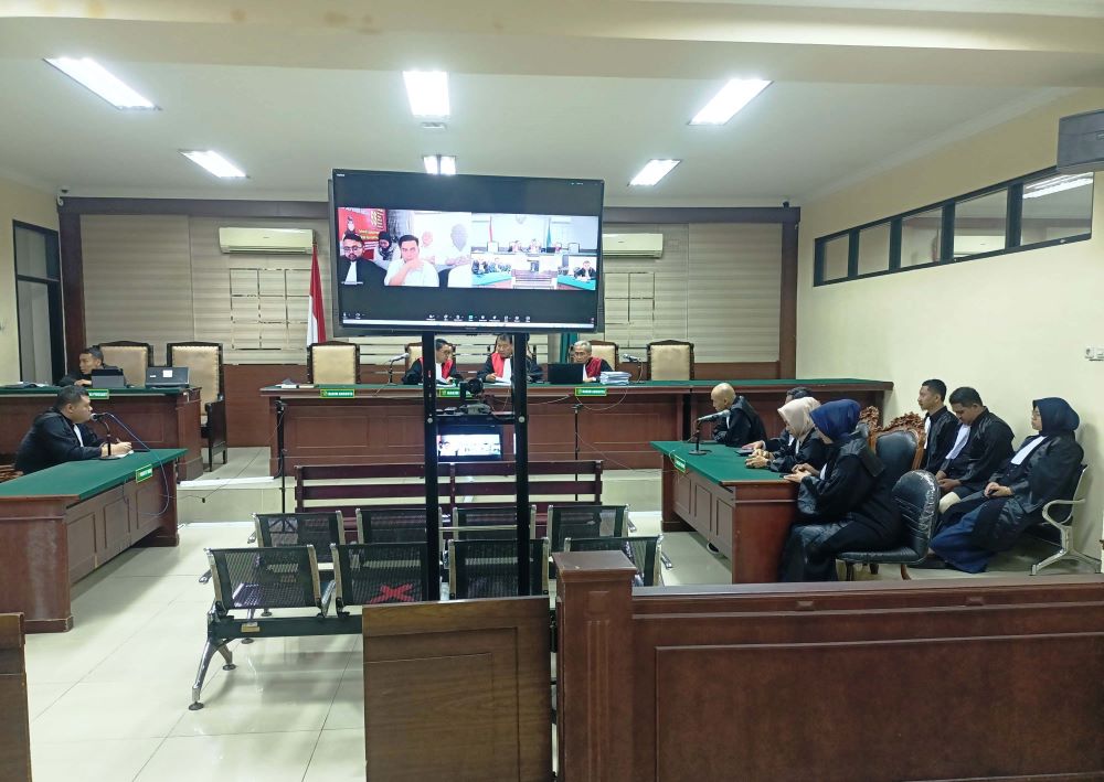 AGENDA PUTUSAN: Sidang vonis kasus korupsi PT BPRS Mojo Artho Kota Mojokerto digelar di Pengadilan Tipikor Surabaya tanpa kehadiran lima terdakwa, kemarin (23/1).