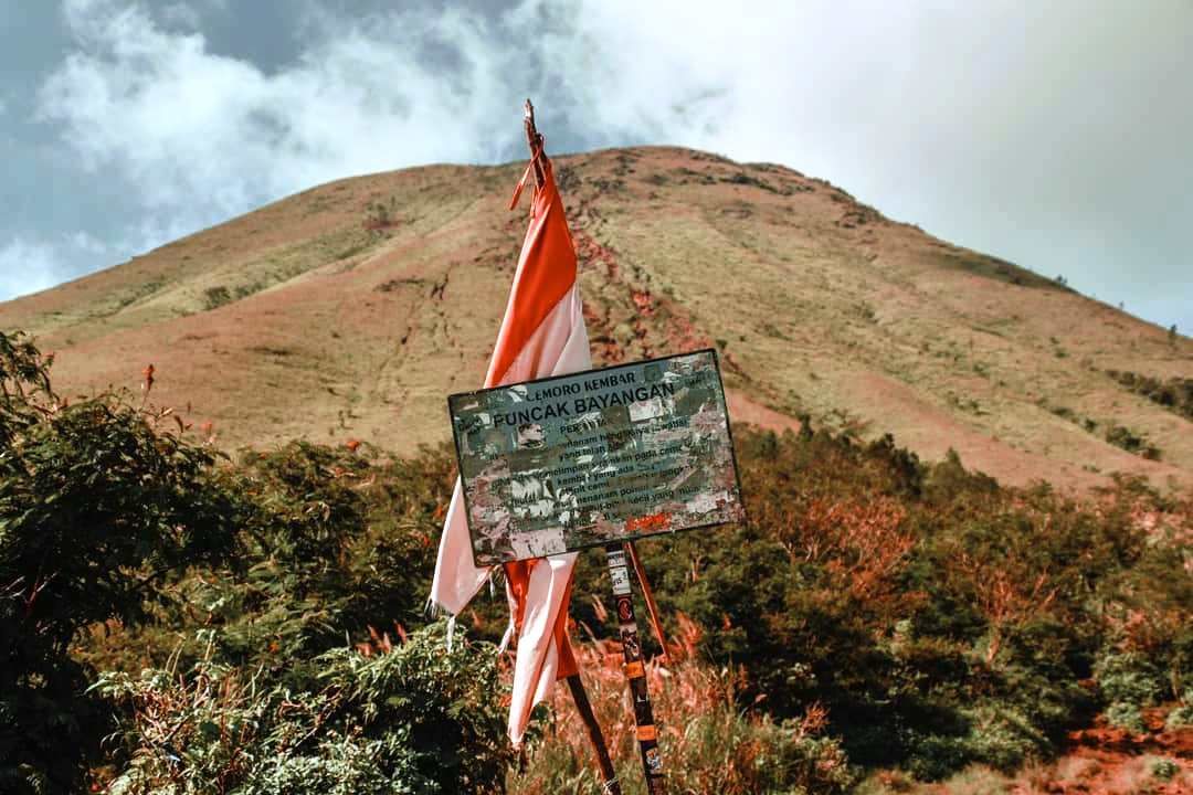 SESUAIKAN KONDISI: Jalur pendakian Gunung Penanggungan di wilayah Kabupaten Mojokerto berlakukan sistem buka tutup imbas adanya cuaca ekstrem.
