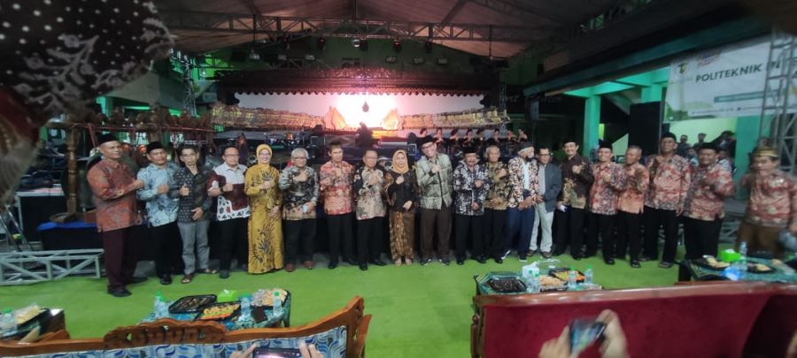 UNDANGAN: Jajaran tamu penting seperti Wali Kota Mojokerto terpilih Ika Puspitasari, Ketua Harian Majelis Luhur Tamansiswa, Ketua Perguruan Tamansiswa Mojokerto, Ki Suradiyana.