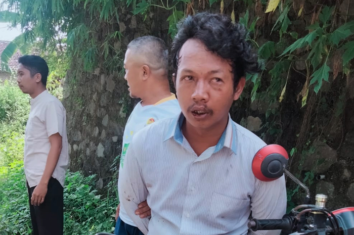 DIRINGKUS: Pelaku diamankan setelah terlihat petugas melintas di wilayah Kecamatan Pungging, Minggu (16/2).