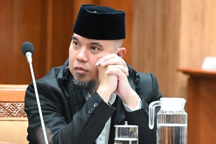 engadilan Niaga Jakarta Pusat memutuskan Agnez Mo diwajibkan membayar denda Rp 1,5 miliar untuk 3 kali konser di Jakarta, Surabaya, dan Bandung serta terkait pelanggaran hak cipta lagu Bilang Saja