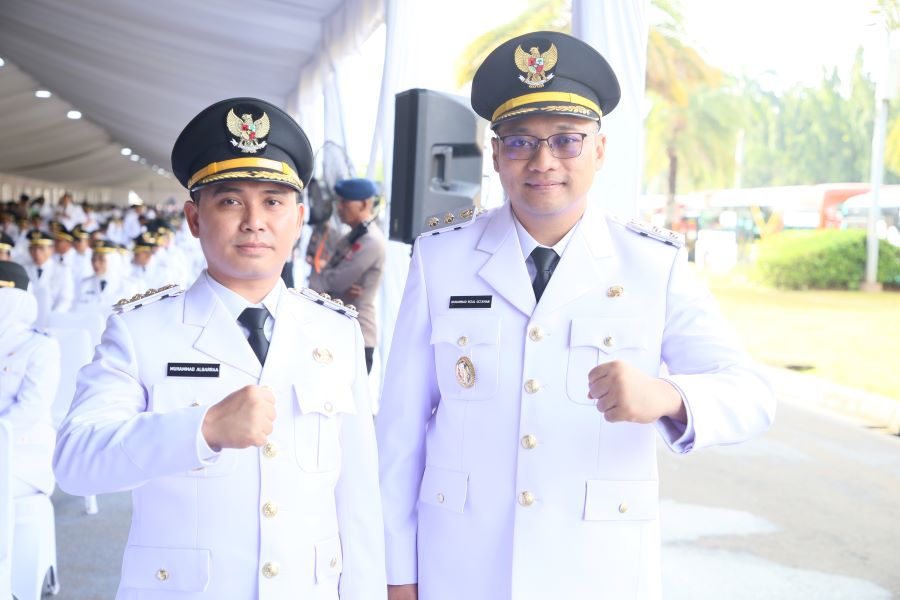 BERSEJARAH: Muhammad Albarraa dan dr. Muhammad Rizal Octavian dilantik Presiden Prabowo Subianto sebagai Bupati dan Wakil Bupati Mojokerto, di Istana Negara, Jakarta, Kamis (20/2).
