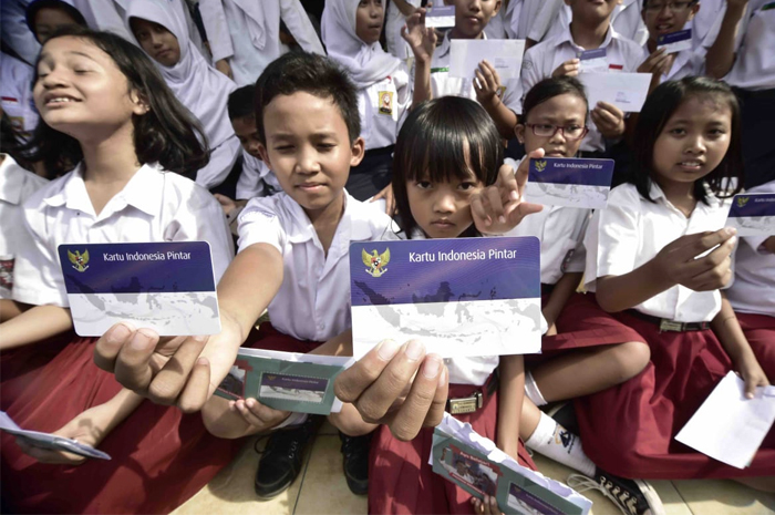 Pastikan Tidak Ketinggalan Informasi, Begini Cara Mendapatkan KIP untuk Bantuan Sekolah// Kemendikbud