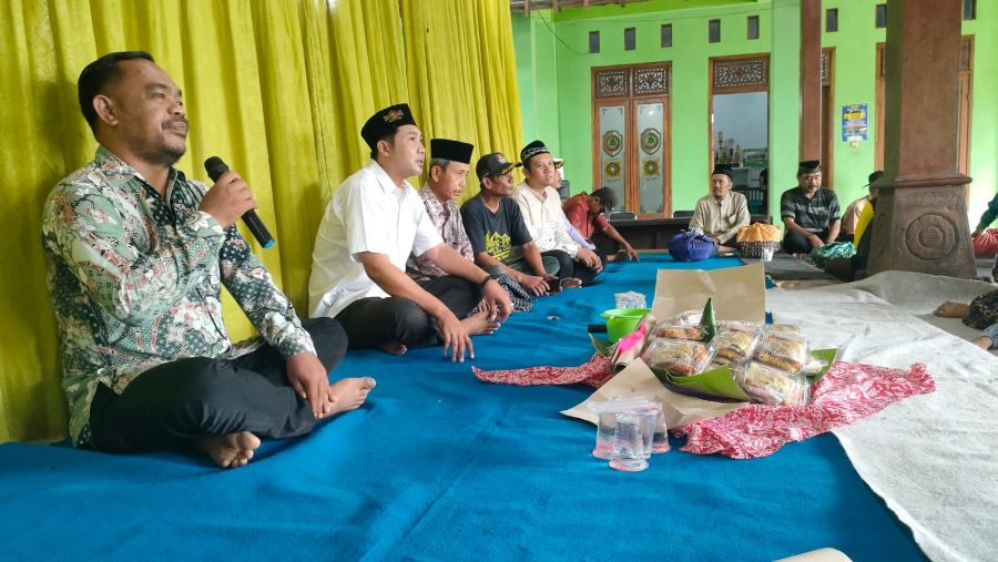 RAMAI: Suasana salawat bersama di Desa Batankrajan yang diikuti masyarakat setempat, sebagai salah satu rangkaian ruwah desa.