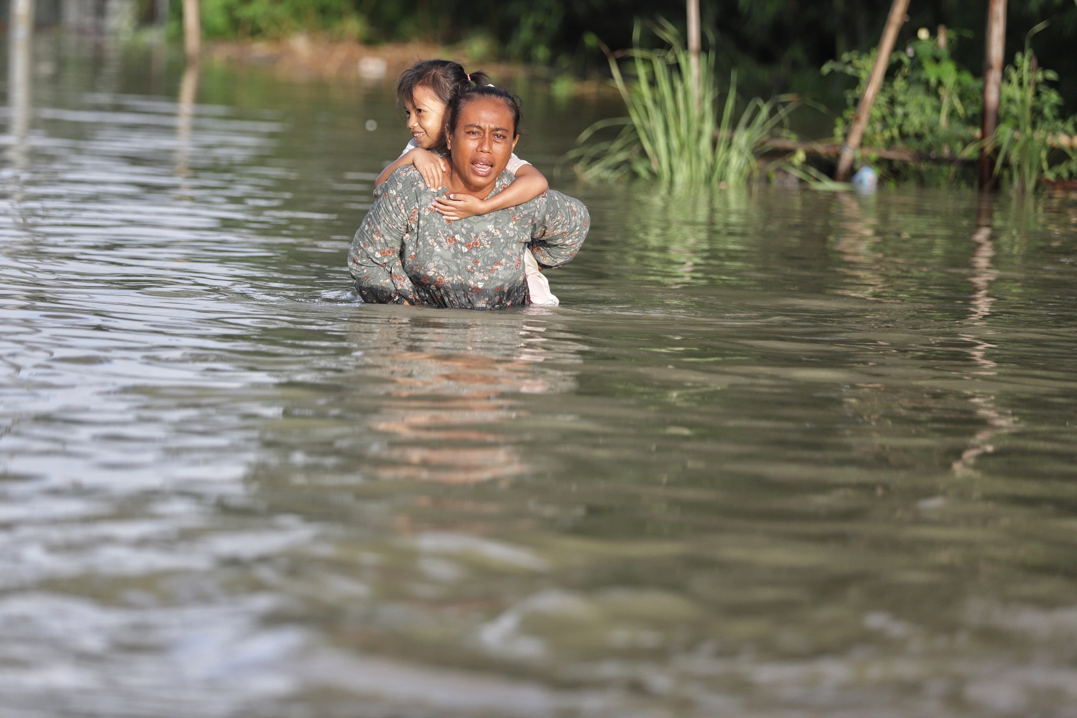 NESTAPA: Kondisi banjir di Dusun Klanting, Desa Pulorejo, Kecamatan Dawarblandong, Kabupaten Mojokerto, Selasa (25/02).