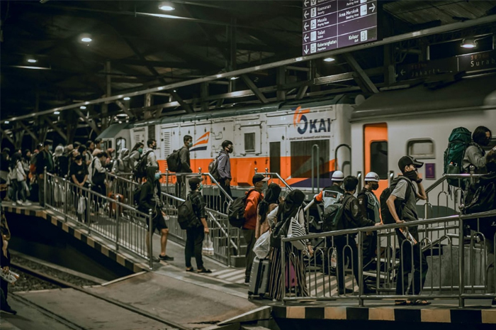 KAI Tambahkan Lebih dari 500 ribu Tiket Kereta Api untuk Mudik Lebaran 2025, Simak Cara Beli Tiket Kereta dengan Mudah dan Aman. sumber foto; PEXELS
