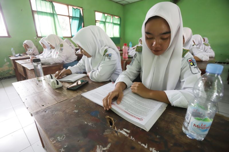 KELAS AKHIR: Siswa di salah satu SMA negeri Mojokerto tengah melaksanakan ANBK. Tahun ini, sedianya UN akan kembali diterapkan dengan istilah TKA.