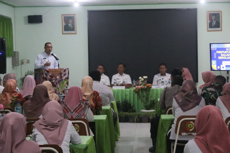 PERKUAT LITERASI: Wakil Bupati Mojokerto, Muhammad Rizal Octavian mendorong lembaga pendidikan perkuat literasi kepada para siswa di tengah gempuran gadget.