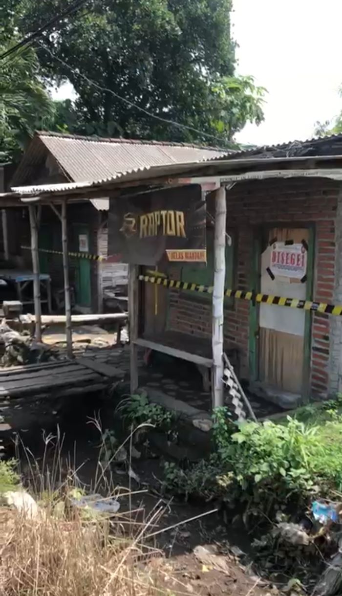 TAK BEROPERASI: Tidak ada aktivitas pada warung remang-remang di Desa Ngrame, Kecamatan Mojosari yang disegel Satpol PP Kabupaten Mojokerto, kemarin.