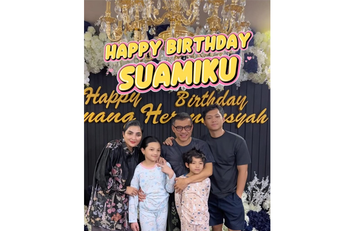 Momen Manis Ashanty Beri Kejutan untuk Anang di Ulang Tahun ke-56. sumber foto: ig @ashanty_ash