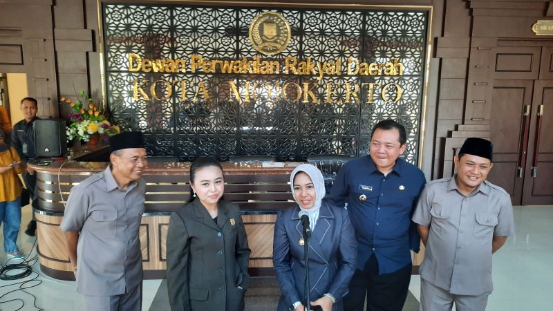 Wali Kota dan Dewan Terima THR