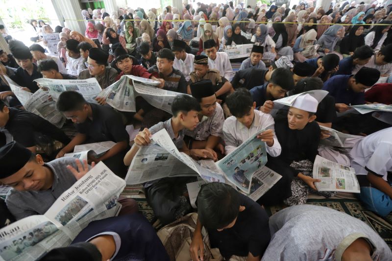 MASA SMA: Siswa SMAN 1 Dawarblandong ketika mengikuti pelatihan jurnalistik dari Jawa Pos Radar Mojokerto, Selasa (17/3) lalu. Mayoritas siswa SMA yang lolos jalur prestasi banyak menyasar PTN .