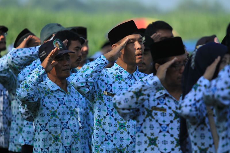 BELUM CAIR: Insentif guru dan pegawai sekolah swasta yang bersumber dari Pemkot selama tiga bulan belum cair.