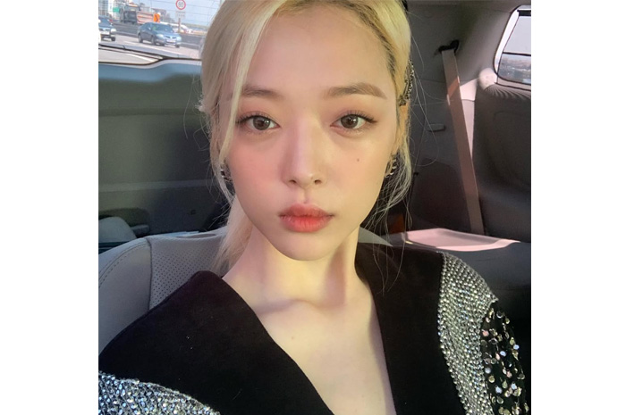 6 Tahun Bungkam, Kini Kakak Sulli Buka Suara Tuntut Jawaban dari Kim Soo Hyun Terkait Adegan Ranjang di Film Real. sumber foto: ig @jelly_jilli