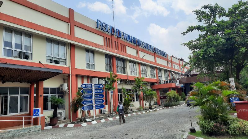 MENINGKAT: RSUD dr Wahidin Sudiro Husodo, Kota Mojokerto yang mengalami lonjakan kunjungan pasien pascalibur panjang Lebaran.