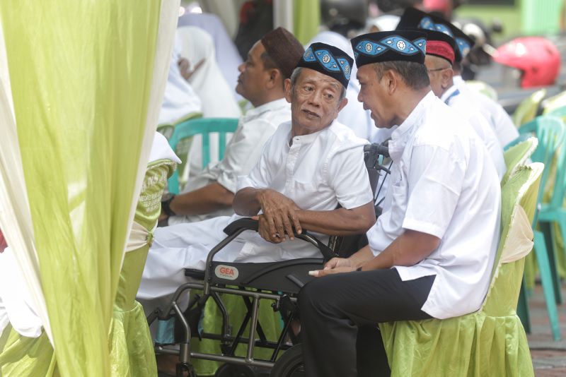 FOKUS: Calon jemaah haji lansia asal Kabupaten Mojokerto mengikuti manasik haji di kantor kemenag, Jalan RA. Basuni Sooko kemarin.