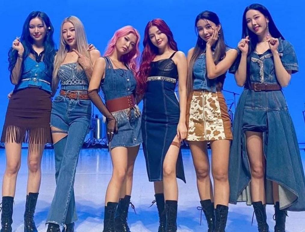 Girl Group Momoland Tandatangani Kontrak dengan Agensi Baru, Cek Faktanya! sumber foto: ig @momoland_official