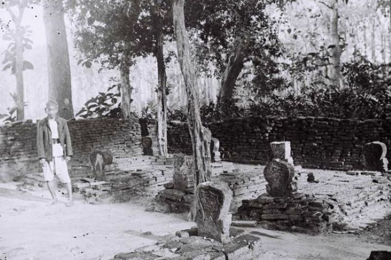 BUKTI SEJARAH: Potret situs Makam Troloyo di Desa Sentojorejo, Kecamatan Trowulan, Kabupaten Mojokerto, pada tahun 1922. Kompleks ini diyakini sebagai tempat pemakaman trah Majapahit .
