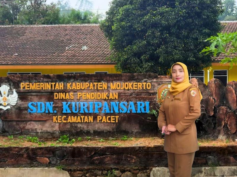 Kepala SDN Kuripansari, Kecamatan Pacet Kabupaten Mojokerto Masruroh, S.Pd.I