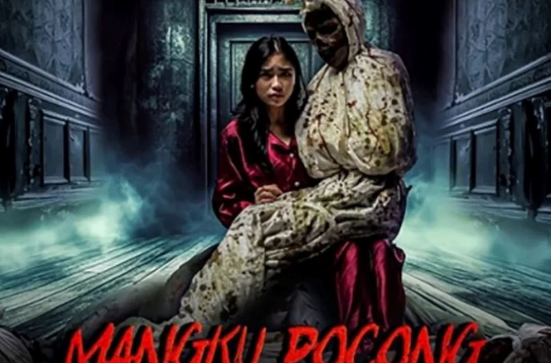 Rela Korbankan Sang Anak Demi Kelancaran Usaha, Inilah Sinopsis Film Mangku Pocong Kisah Praktik Pesugihan Rumah Makan.