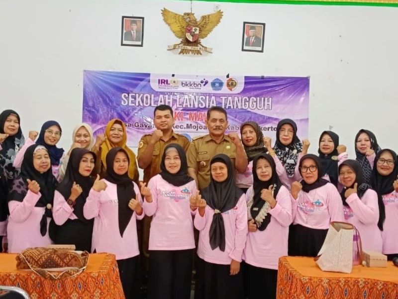 BERKUALITAS: Puluhan warga mengikuti Sekolah Lansia Tangguh yang digalang bina keluarga lansia PKK Desa Gayaman pada Oktober 2024 lalu