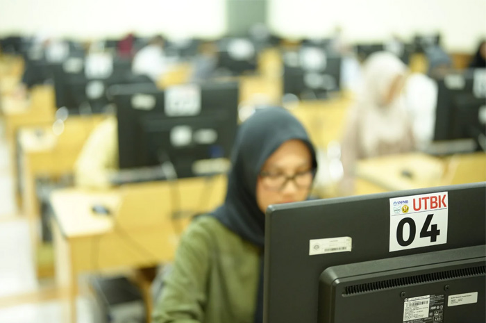 Makin Nekat! Serba-Serbi Kecurangan UTBK 2025 Mulai dari Kamera di Behel, Hingga Soal Dikerjakan Jarak Jauh