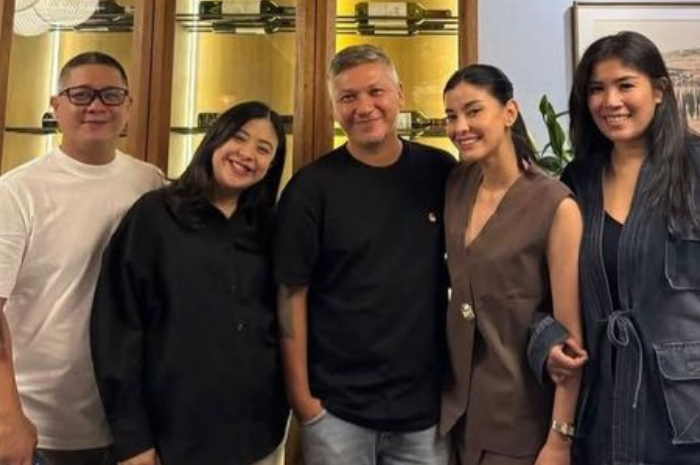 Gading Marten Rayakan Ulang Tahun ke-43 Bareng Medina