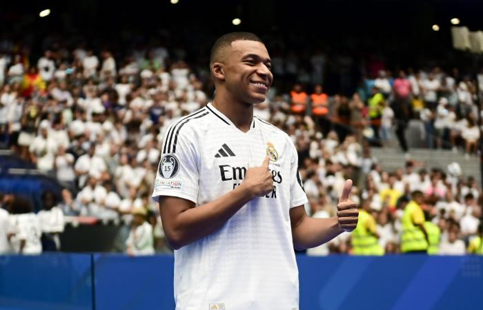 Mbappe berhasil mencetak tiga gol dalam laga Barca Vs Madrid di stadion Olimpic Lluis Companys pada Minggu (11/5)