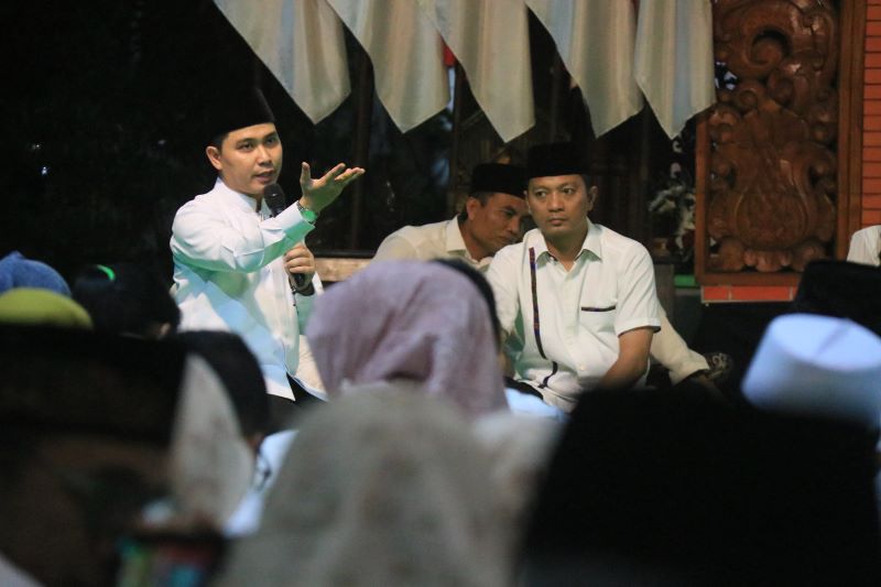 KOMITMEN: Bupati Muhammad Albarraa komitmen merealisasikan janji kampanye dengan menaikkan insentif guru TPQ di Kabupaten Mojokerto tahun anggaran 2025.