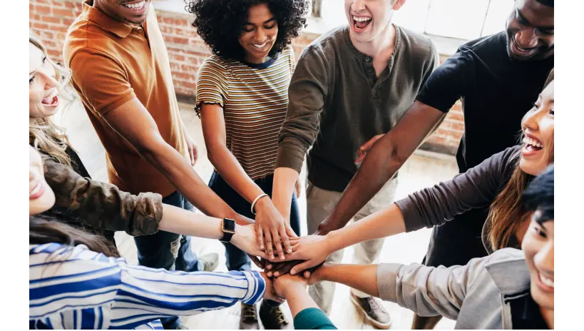 Terkenal banyak teman, inilah 5 tipe MBTI paling friendly, salah satunya ada yang introvert