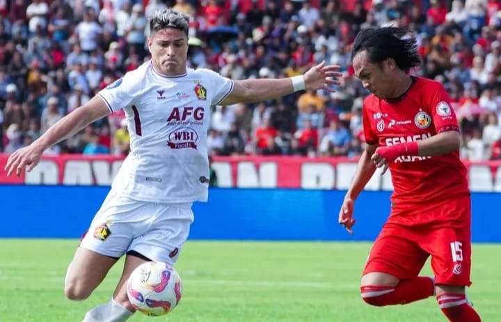 Laga tanding Semen Padang vs Persik pada Minggu (18/5) berakhir seri dengan skor 1-1