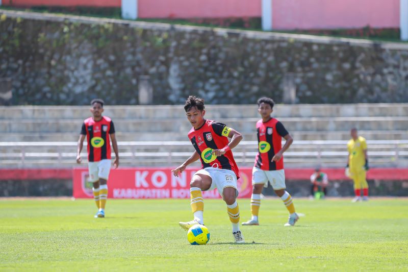 PENENTUAN: Skuad PS Mojokerto Putra saat berlaga di fase nasional Liga 4 musim 2024/2025 beberapa waktu lalu.