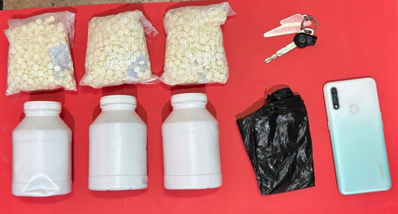 BARANG BUKTI: Sejumlah narkoba dari tangan kedua pelaku kini diamankan petugas di Mapolres Mojokerto untuk diproses lebih lanjut.
