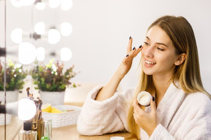 &lsquo;Skinimalism&rsquo; Tren Skincare Minimalis dengan Hasil Efektif yang Digemari Gen Z, Perawatan Kulit tanpa Harus Ribet