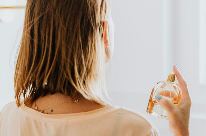 10 Aroma Parfum Ini Bisa Menunjukkan Kepribadianmu, Penyuka Floral Cenderung Bersifat Lembut, Bagaimana dengan Citrus?. (pexels/kaboompics.com)
