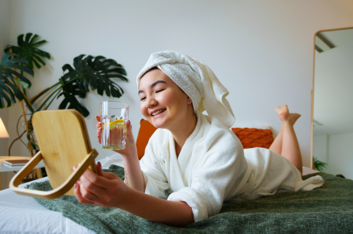 Bukan Cuma Cantik dari Luar, 7 Rutinitas Self-Care ini Bakal Bantu Kamu Menjaga Kesehatan Mental! (Sumber: Freepik.com/@gratispik)