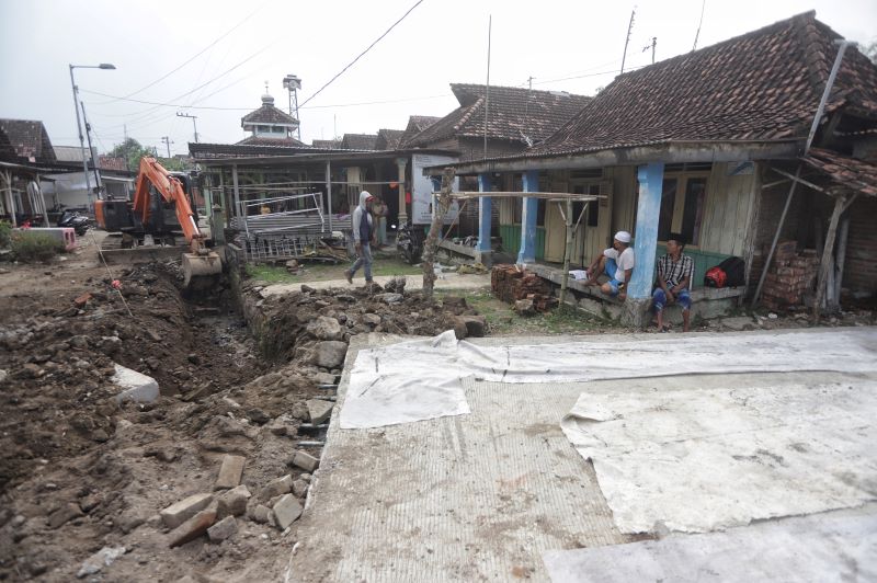 LEBIH LEBAR: Ruas Jalan Bendung-Bantengan, Kecamatan Jetis, yang menjadi prioritas pembangunan tahun ini sudah tuntas dikerjakan.