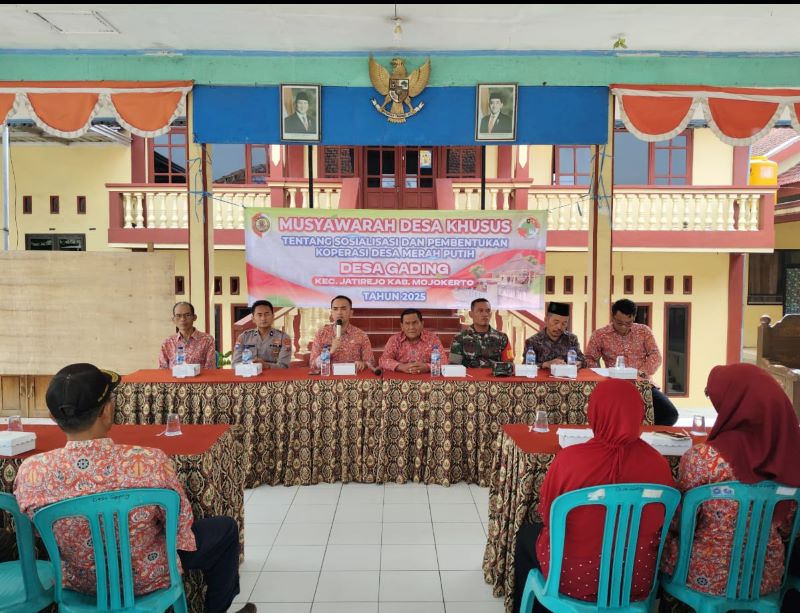 TAHAPAN: Pemdes Gading saat menggelar musyawarah desa khusus membahas terkait pembentukan Koperasi Merah Putih, Kamis (23/5).