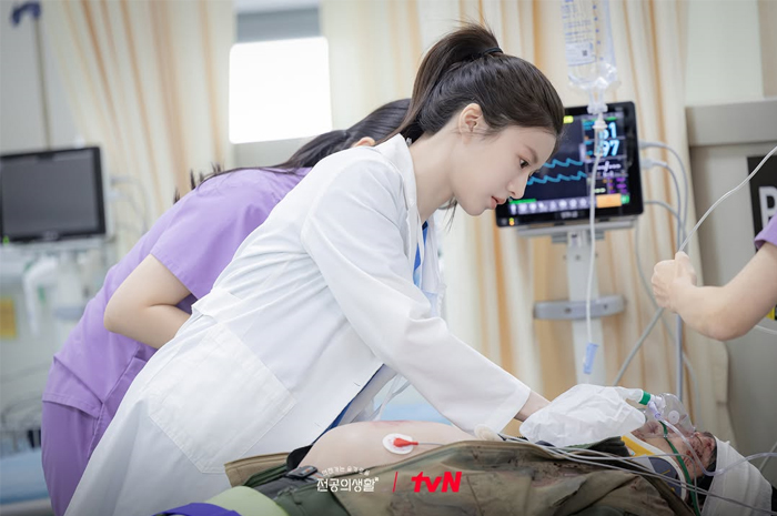 Masih Belum Move On dari Resident Playbook? Ini 5 Rekomendasi Drama Korea Bertema Medis yang Tak Kalah Seru dan Penuh Makna. Sumber: Ig tvn_drama