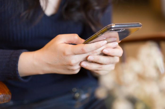 Mengenal Istilah JOMO, Tips Bahagia Meskipun Tidak FOMO Terhadap Trend Sosial Media. sumber foto pinterest